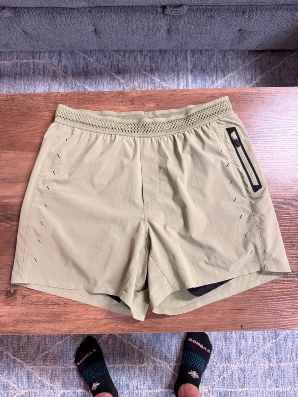 Ten Thousands Sessions Men’s Shorts - 5” inseam - size M - with Liner - Olive